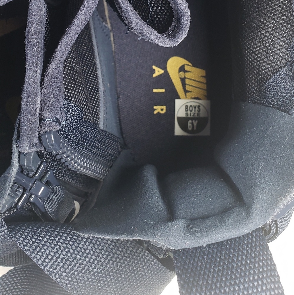 Nike - Picture 5 of 6